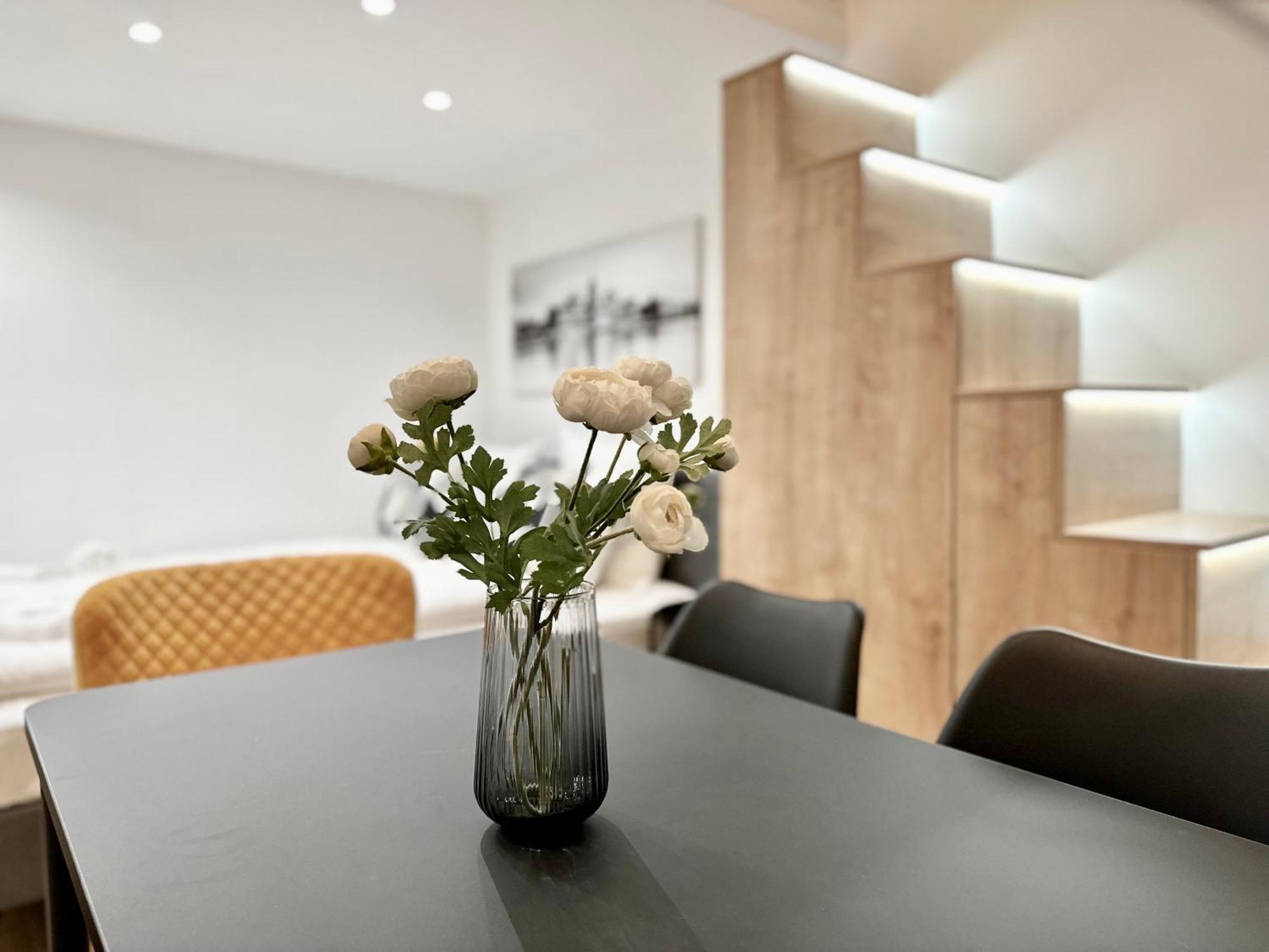 Premium Apartment By Hi5- Brody Street บูดาเปสต์ ภายนอก รูปภาพ